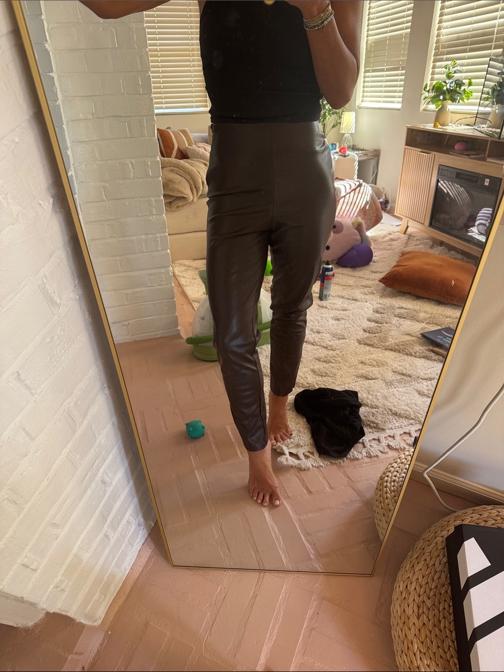 Old Navy Faux Leather Cropped Pants in Dark Brown